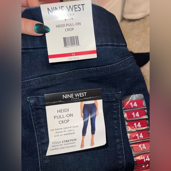 Nine West Jeans Heidi Pull-On Crop Yoga Stretch (14) - Picture 5 of 8